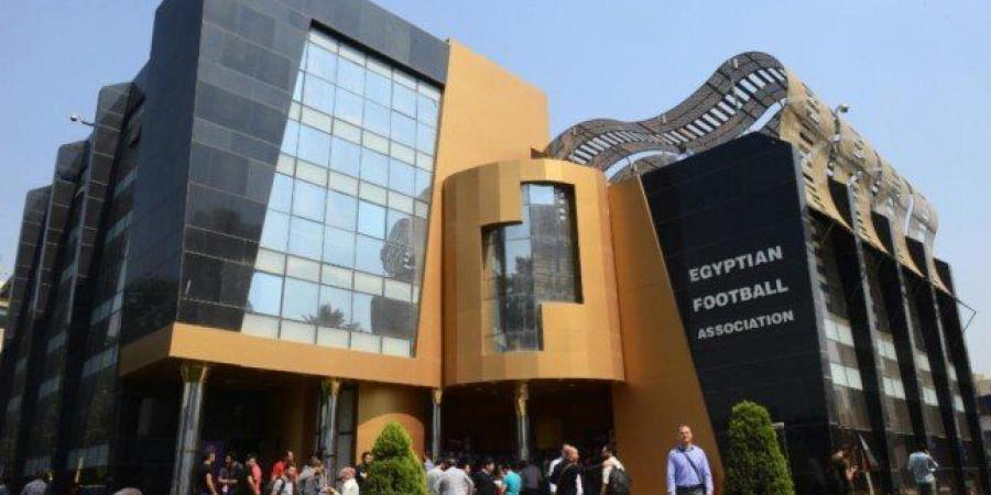 اتحاد
      الكرة
      يكشف
      حكام
      مباراتي
      نصف
      نهائى
      كأس
      عاصمة
      مصر
      الأحد
      المقبل