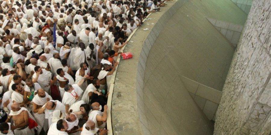 حجاج
      بيت
      الله
      الحرام
      يرمون
      الجمرات
      في
      أول
      أيام
      التشريق