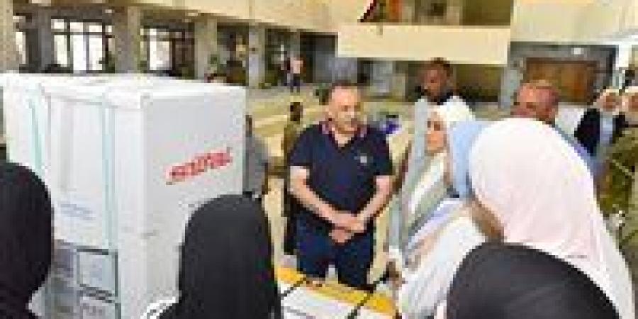 محافظ
      أسيوط
      يسلم
      جهاز
      عروس
      لفتاة
      يتيمة
      ضمن
      جهود
      الدعم
      المجتمعي
      للفئات
      الأولى
      بالرعاية