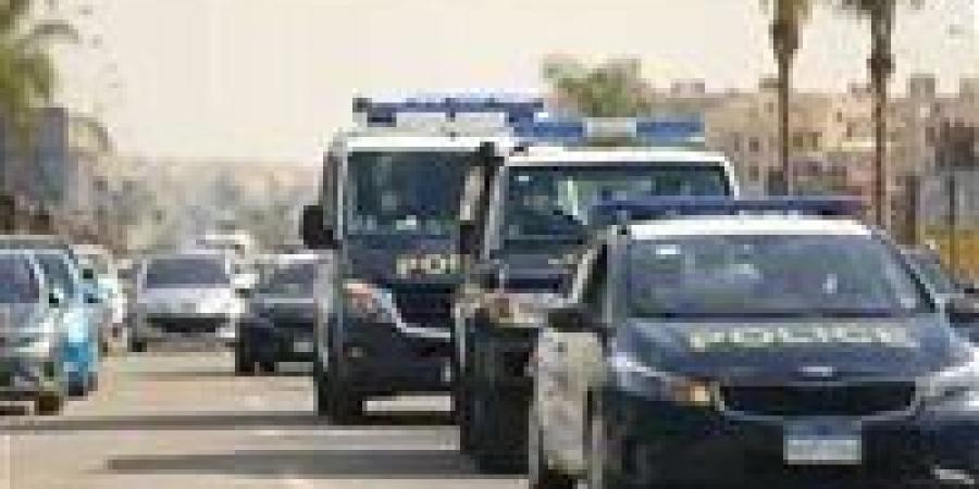 مصرع
      عنصرين
      جنائيين
      شديدي
      الخطورة
      في
      تبادل
      إطلاق
      نار
      مع
      الشرطة
      بسوهاج