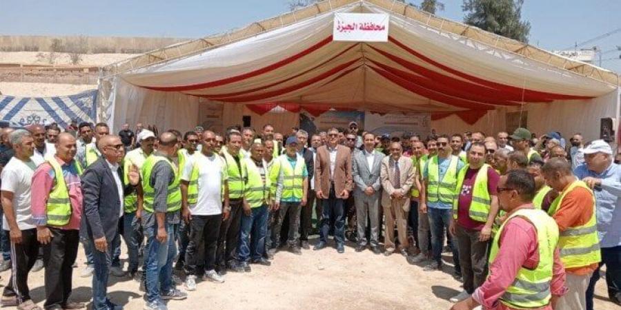 محافظ
      الجيزة
      يشهد
      توزيع
      9
      أطنان
      من
      لحوم
      الأضاحي
      على
      5268
      أسرة