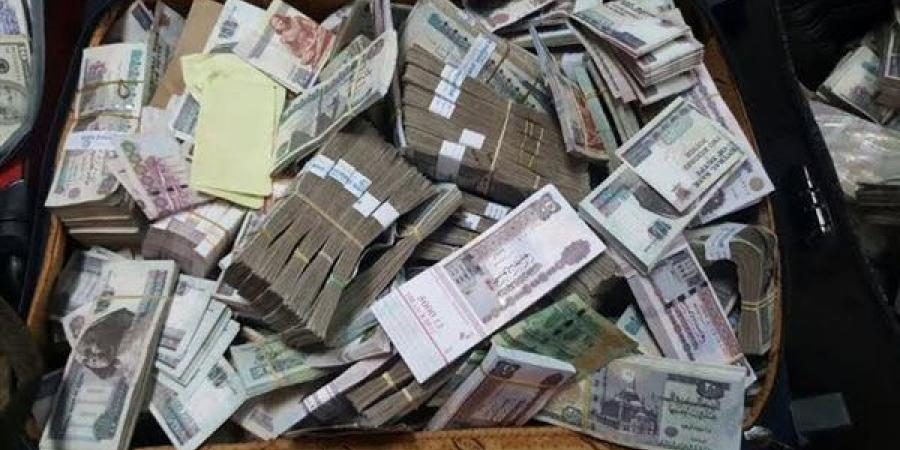 تتجاوز
      4
      ملايين
      جنيه..ضبط
      متورطين
      ...
