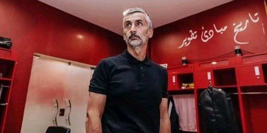 ريبيرو
      يحاضر
      لاعبي
      الأهلي
      بالفيديو
 ...
