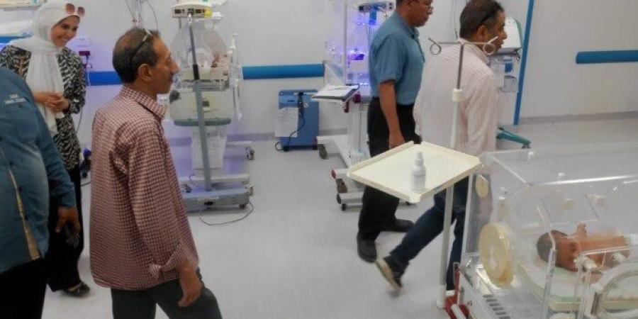 وكيل
      مديرية
      الصحة
      بأسيوط
      يتفقد
      سير
      العمل
      بالمستشفيات
      والمركز
      الإقليمي
      لنقل
      الدم
