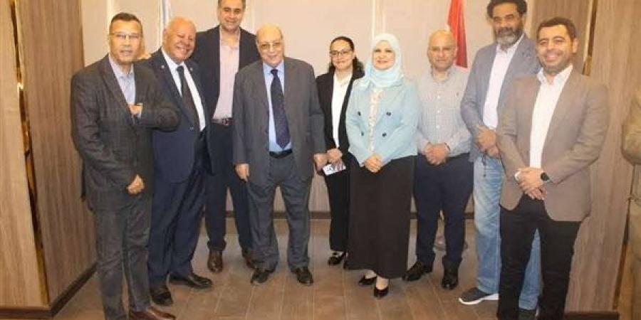 ملخص
      انجازات
      وانشطة
      مركز
      البحوث
      ...