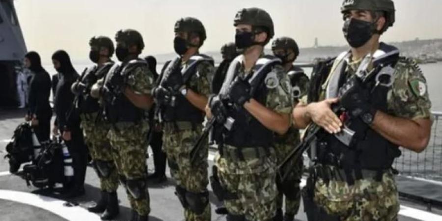 الجيش
      الجزائرى
      يعلن
      هوية
      عناصر
      إرهابية
      حيدها
      مطلع
      الشهر
      الجارى