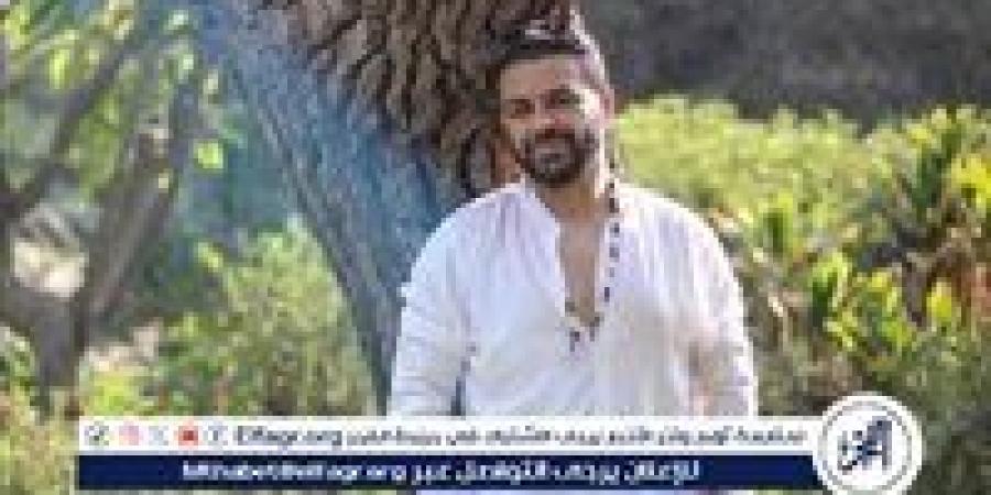 كريم
      الحسيني
      يحتفل
      بعيد
      ميلاد
      ابنه
      بكلمات
      مؤثرة:
      "كل
      سنة
      وانت
      عمري
      وحبيبي
      وصاحبي
      وأخويا
      الصغنون"