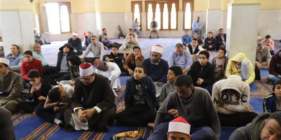 "الأوطان
      ليست
      حفنة
      من
      تراب"..
      ...