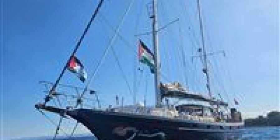 طبيب
      فرنسي
      من
      على
      متن
      "مدلين":
      ماضون
      إلى
      غزة
      رغم
      التهديدات
      الإسرائيلية
