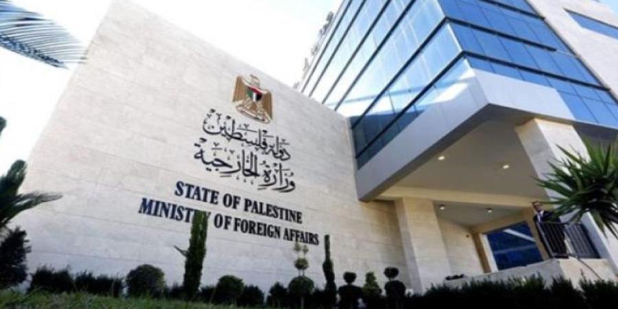 الخارجية
      الفلسطينية
      تثمن
      جهود
      المتضامنين
      الدوليين
      على
      سفينة
      "كسر
      الحصار"
      وتطالب
      بحمايتهم