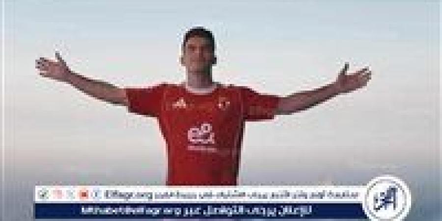 زيزو:
      تلقيت
      ترحيبًا
      من
      بعض
      زملائي
      في
      الزمالك..
      واستغربت
      من
      موقف
      آخرين