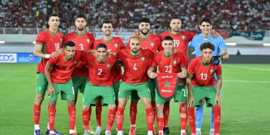 الأسود ضد البينين بشبابيك مغلقة