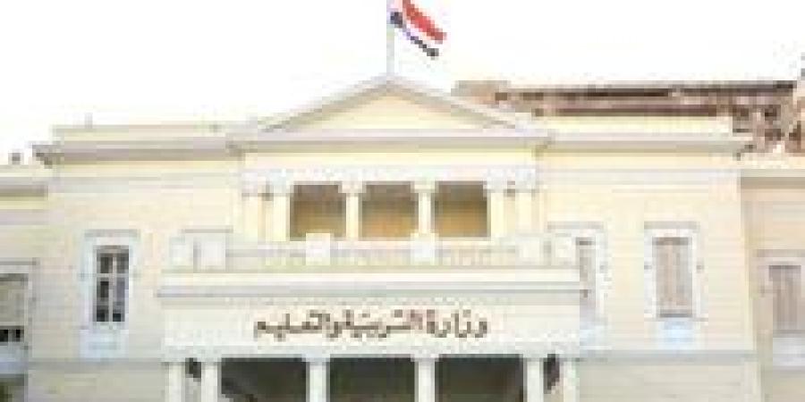 مدير
      التعليم
      بالشرقية
      يتفقد
      لجان
     ...