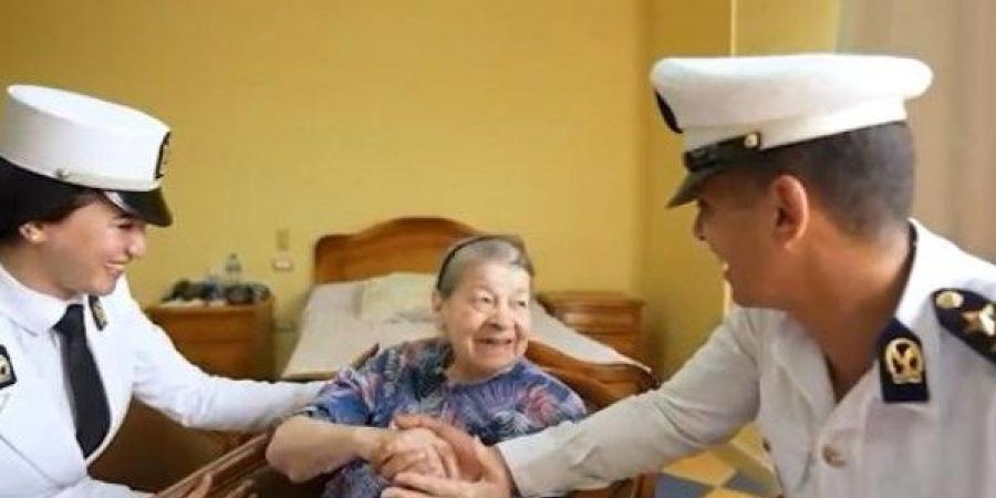 بجولة نيلية وهدايا وعروض فنية.. الداخلية تحتفل بعيد الأضحى مع كبار السن