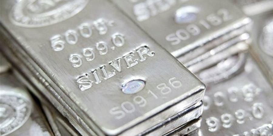 ارتفاع
      أسعار
      الفضة
      اليوم
      الإثنين
     ...