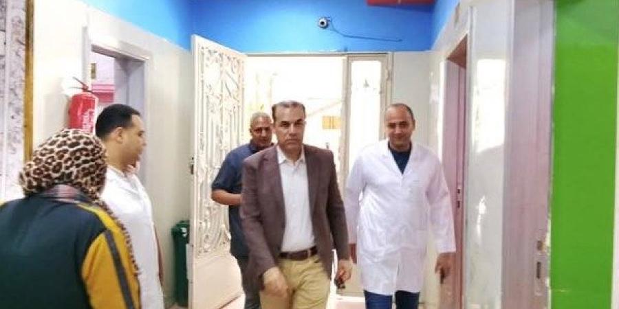 وكيل وزارة الصحة بالبحيرة يتفقد مستشفى أبو المطامير المركزي خلال العيد