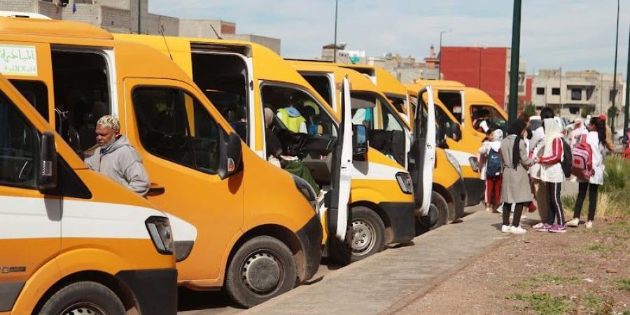 النقل
      المدرسي
      يسخر
      9
      آلاف
      حافلة
      ..
      والوزارة
      تبتغي
      الارتقاء
      بالجودة