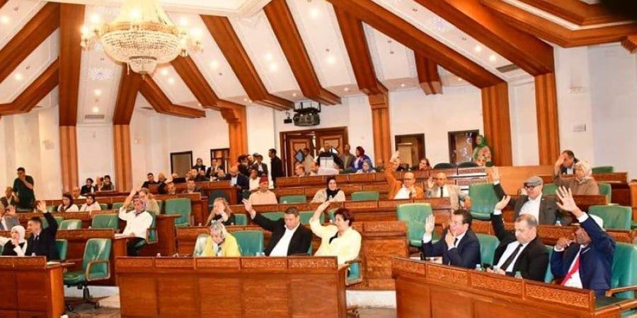 "نار
      الاتهامات"
      تلتهم
      جماعة
      الرباط