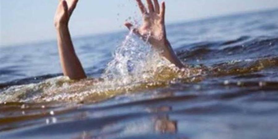 البحث
      عن
      جثمان
      طالب
      غرق
      في
      نهر
      النيل
      بقنا