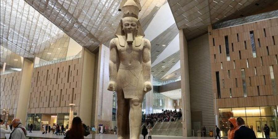 المتحف
      المصري
      الكبير
      هدية
      مصر
      ...