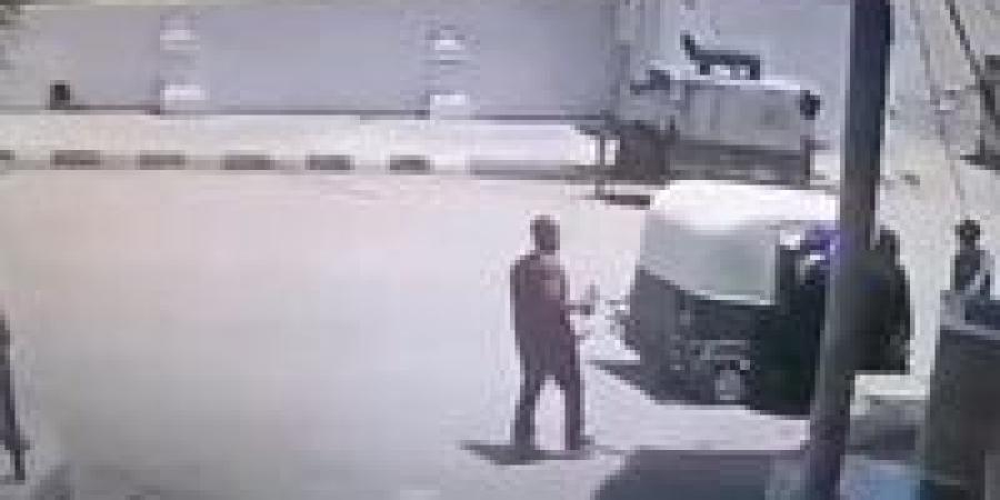 ضبط
      أب
      القى
      مياه
      نار
      على
      نجلته
      لشكه
      فى
      سلوكها
      بالغربية