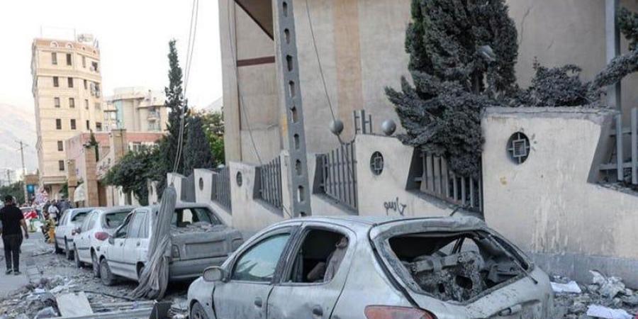الجمهورية
      الإيرانية
      بعد
      الضربة
      الإسرائيلية..
      الجدار
      يسقط
      بطلقة
      واحدة