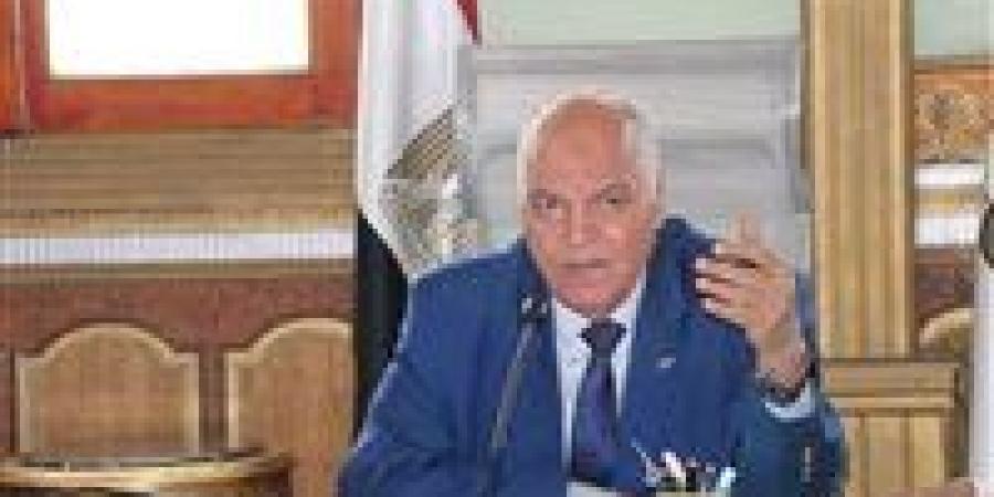 نقابة
      المعلمين
      تُشكّل
      غرفة
      عمليات
      مركزية
      لمتابعة
      أوضاع
      المدرسين
      فى
      امتحانات
      الثانوية
      العامة