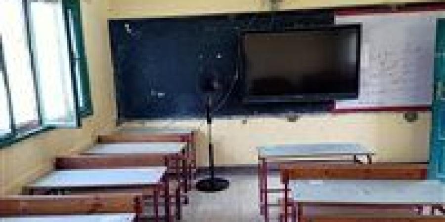 محافظ
      القليوبية
      يعلن
      جاهزية
      اللجان
      لاستقبال
      طلاب
      الثانوية
      العامة
