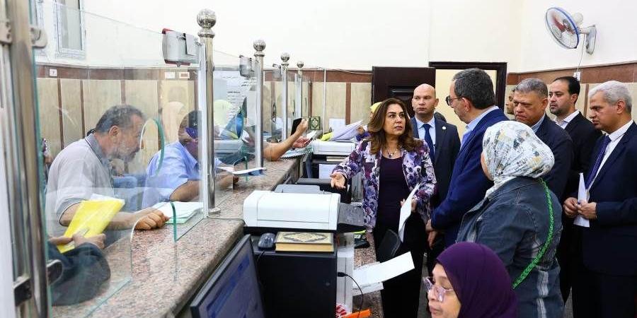 خلال
      جولة
      مفاجئة
      على
      حى
      عابدين
      ..
      منال
      عوض
      تكلف
      رئيس
      الحي
      بسرعة
      الاستجابة
      لشكاوى
      المواطنين