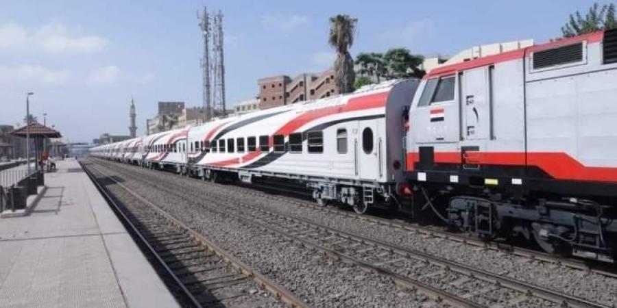 «المكيفة
      والروسي
      والتالجو»..
      مواعيد
      قطارات
      الصعيد
      اليوم
      الأحد
      15
      يونيو
      2025