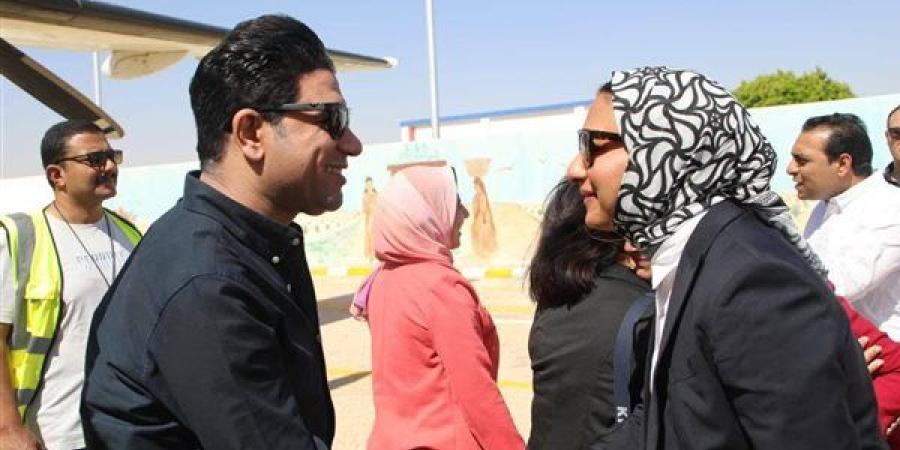 نواب
      المحافظين
      يتفقدون
      مشروعات
      الوادي
      الجديد
      الذكية