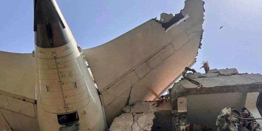 العثور
      على
      الصندوق
      الأسود
      الثاني
      للطائرة
      الهندية
      المنكوبة