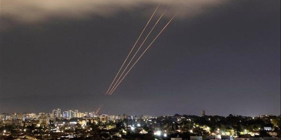 إيران
      تستهدف
      منزل
      نتنياهو
      ببلدة
      قيسارية