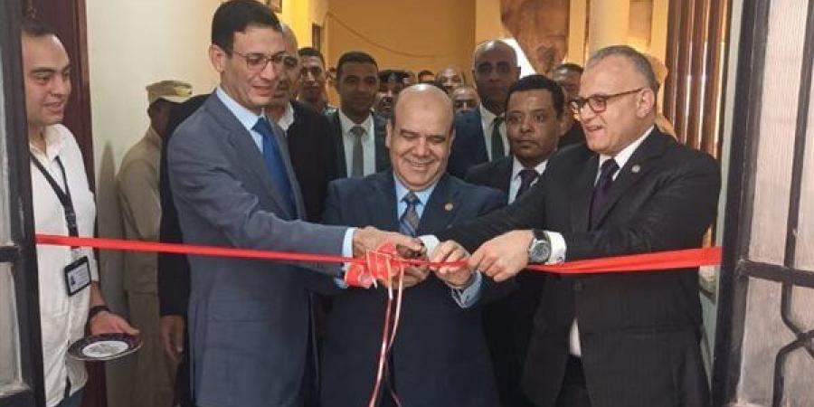مساعد
      وزير
      العدل
      يفتتح
      مأمورية
      الشهر
      العقاري
      والتوثيق
      بمحكمة
      إسنا
      بالأقصر..
      صور